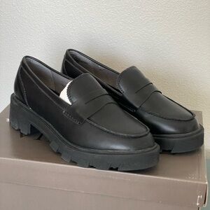 Crown Vintage Black Smooth Loafers